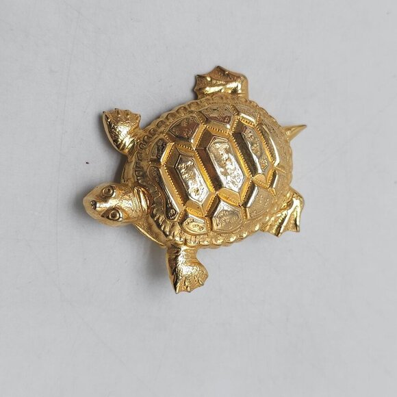 Vintage Gold Tone Turtle Brooch With Textured Shell Pin Clasp - Picture 2 of 5